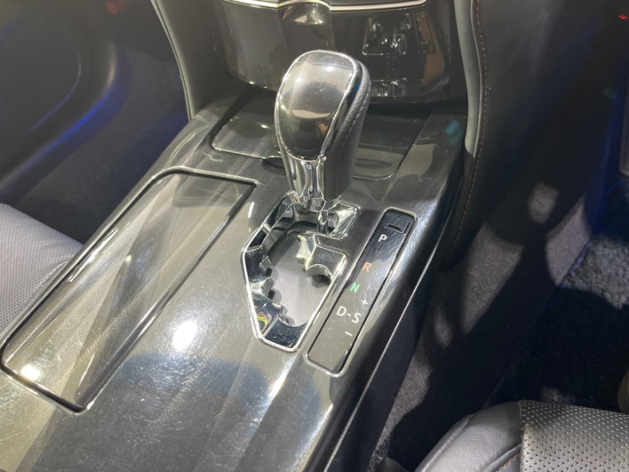 2013 Toyota Crown DBA-GRS211 (UW-6a320ff49b7ff)[17]