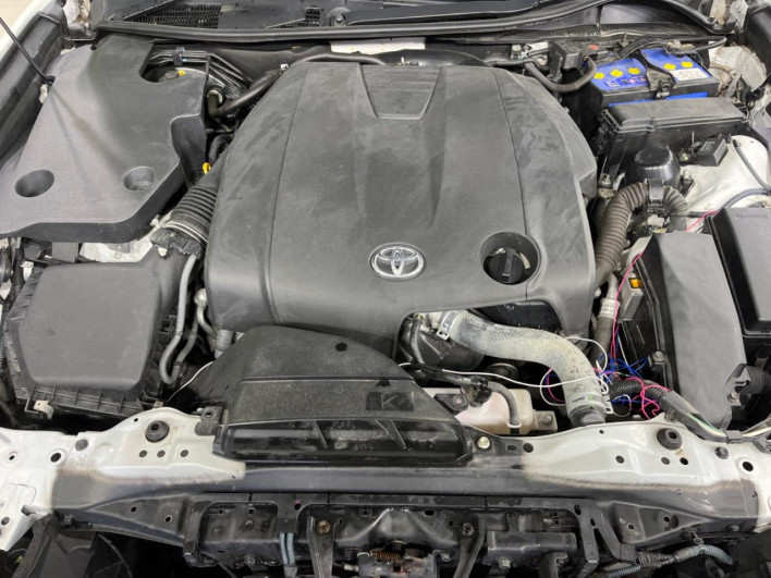 2013 Toyota Crown DBA-GRS211 (UW-6a320ff49b7ff)[5]
