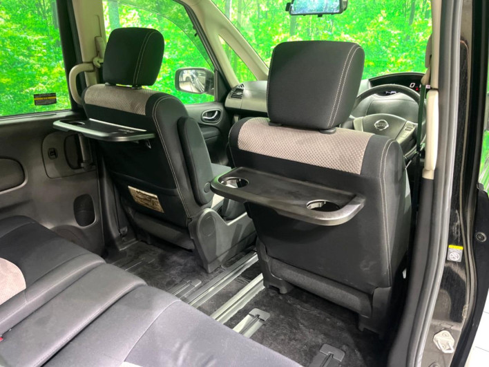 2013 Nissan Serena DAA-HC26 (UW-6a321004e12ec)[18]