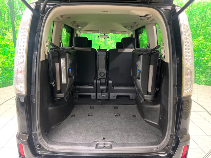 2013 Nissan Serena DAA-HC26 (UW-6a321004e12ec)[16]
