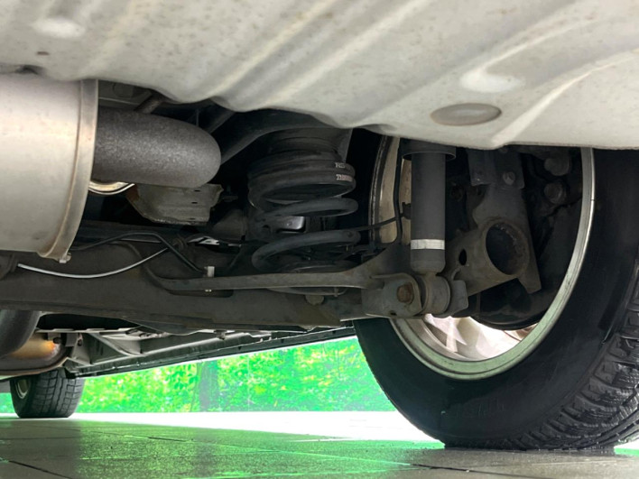 2013 Nissan Serena DAA-HC26 (UW-6a321004e12ec)[10]