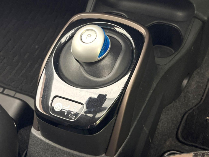 2016 Nissan Note DAA-HE12 (UW-6a321005a1894)[24]