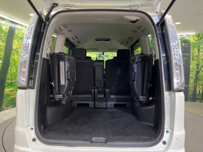 2013 Nissan Serena DAA-HFC26 (UW-6a321012c18e4)[22]