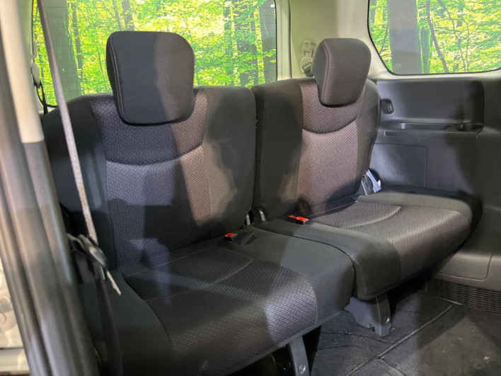2013 Nissan Serena DAA-HFC26 (UW-6a321012c18e4)[14]