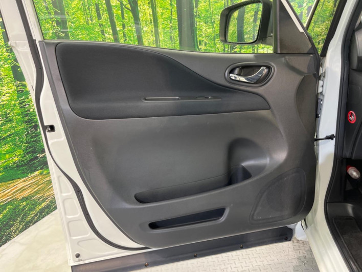 2013 Nissan Serena DAA-HFC26 (UW-6a321012c18e4)[19]