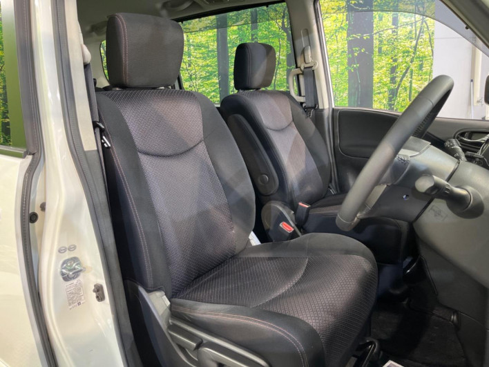 2013 Nissan Serena DAA-HFC26 (UW-6a321012c18e4)[12]