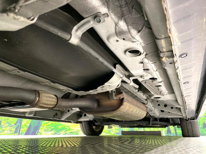 2015 Nissan Serena DAA-HFC26 (UW-6a321013987ad)[10]