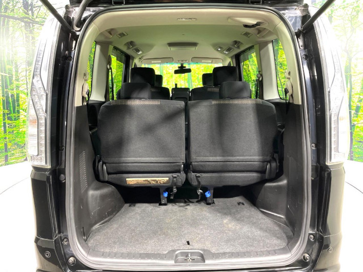2015 Nissan Serena DAA-HFC26 (UW-6a321013987ad)[18]