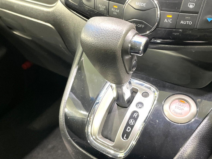2015 Nissan Serena DAA-HFC26 (UW-6a321013987ad)[26]