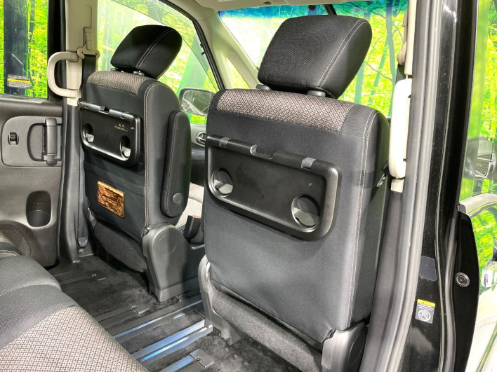 2015 Nissan Serena DAA-HFC26 (UW-6a321013987ad)[19]