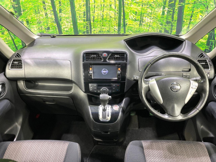 2015 Nissan Serena DAA-HFC26 (UW-6a321013987ad)[22]