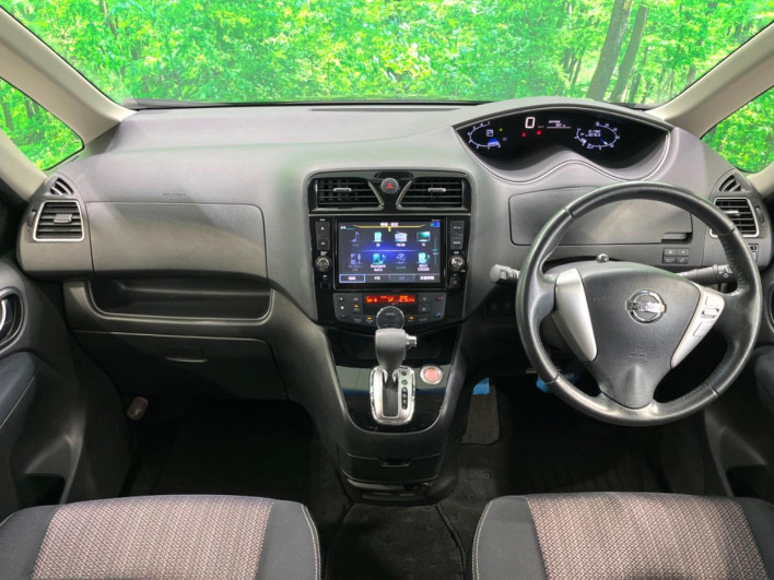 2015 Nissan Serena DAA-HFC26 (UW-6a32101412644)[25]