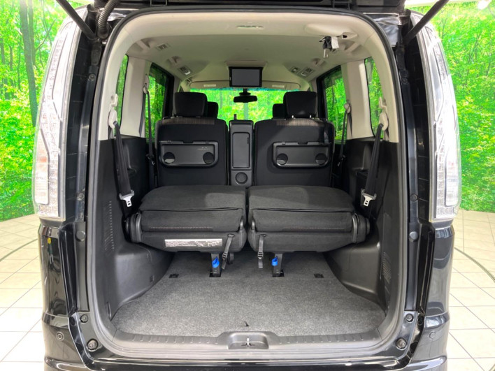 2015 Nissan Serena DAA-HFC26 (UW-6a32101412644)[15]