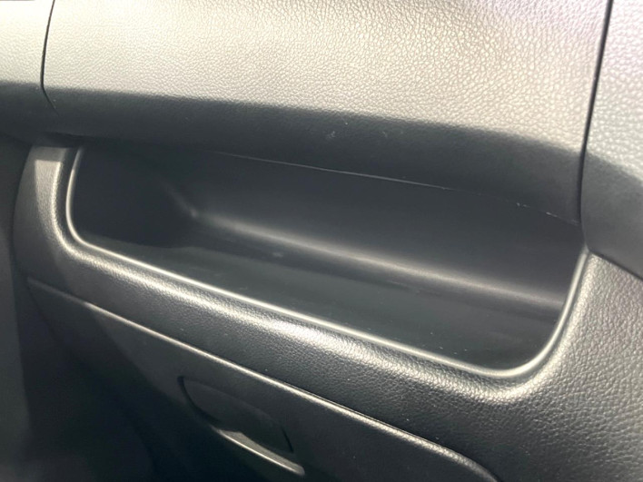 2015 Nissan Serena DAA-HFC26 (UW-6a32101412644)[28]