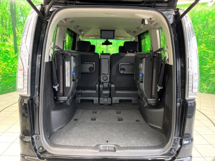 2015 Nissan Serena DAA-HFC26 (UW-6a32101412644)[13]