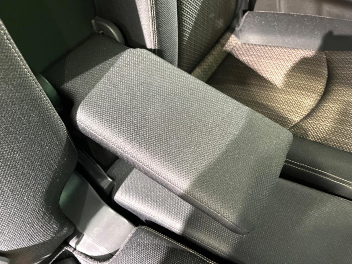 2016 Nissan Serena DAA-HFC26 (UW-6a321015c4e30)[19]