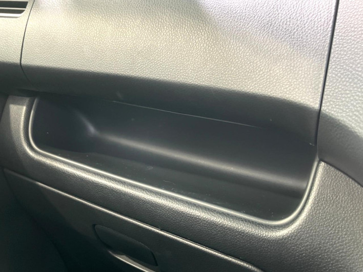 2016 Nissan Serena DAA-HFC26 (UW-6a321015c4e30)[27]