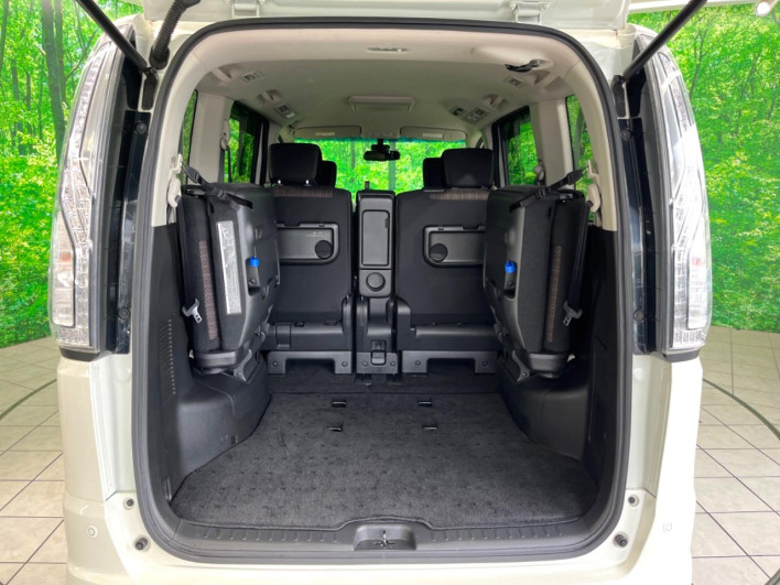 2016 Nissan Serena DAA-HFC26 (UW-6a321015c4e30)[14]