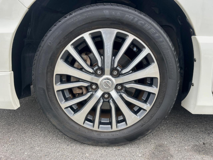 2016 Nissan Serena DAA-HFC26 (UW-6a321015e09f7)[14]