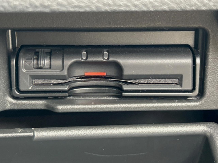 2016 Nissan Serena DAA-HFC26 (UW-6a321015e09f7)[27]