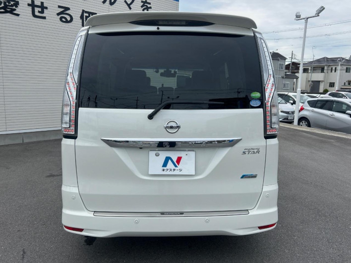 2016 Nissan Serena DAA-HFC26 (UW-6a321015e09f7)[16]