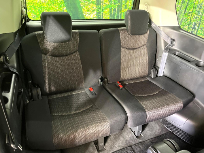 2016 Nissan Serena DAA-HFC26 (UW-6a3210161ac5f)[28]