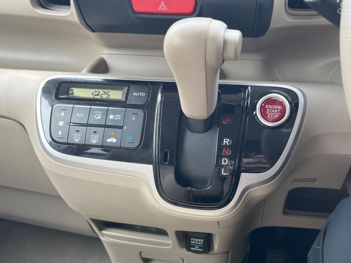 2013 Honda N-BOX DBA-JF1 (UW-6a3210286c1b6)[29]