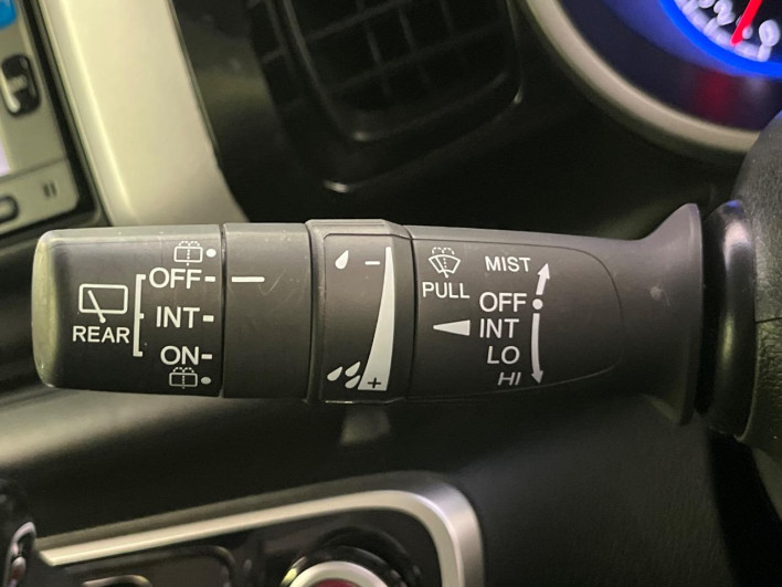 2016 Honda N-BOX CUSTOM DBA-JF1 (UW-6a32102b22f20)[26]