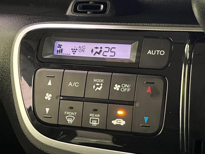 2016 Honda N-BOX CUSTOM DBA-JF1 (UW-6a32102b22f20)[20]
