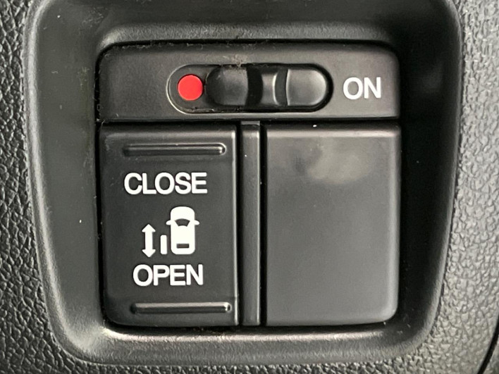 2016 Honda N-BOX CUSTOM DBA-JF1 (UW-6a32102b22f20)[29]
