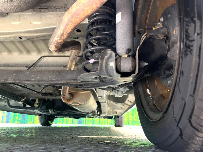2017 Honda N-BOX DBA-JF1 (UW-6a32102c6a414)[12]