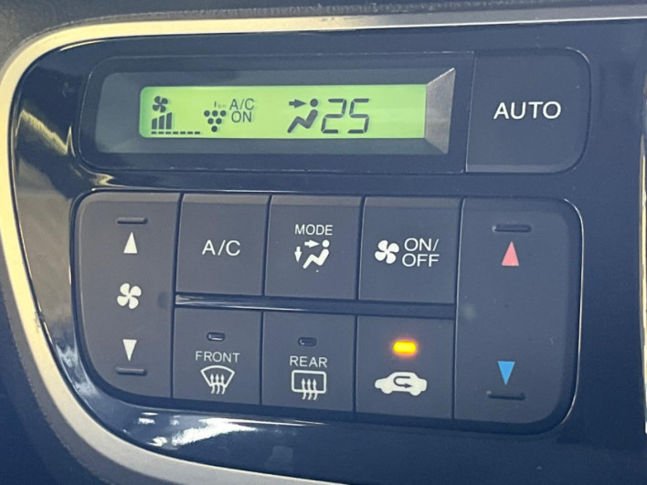 2015 Honda N-BOX DBA-JF1 (UW-6a32102d163a0)[9]