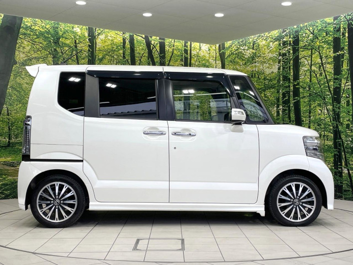 2016 Honda N-BOX CUSTOM DBA-JF1 (UW-6a32102f61513)[18]