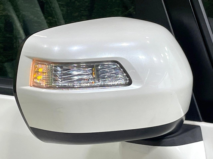 2016 Honda N-BOX CUSTOM DBA-JF1 (UW-6a32102f61513)[13]