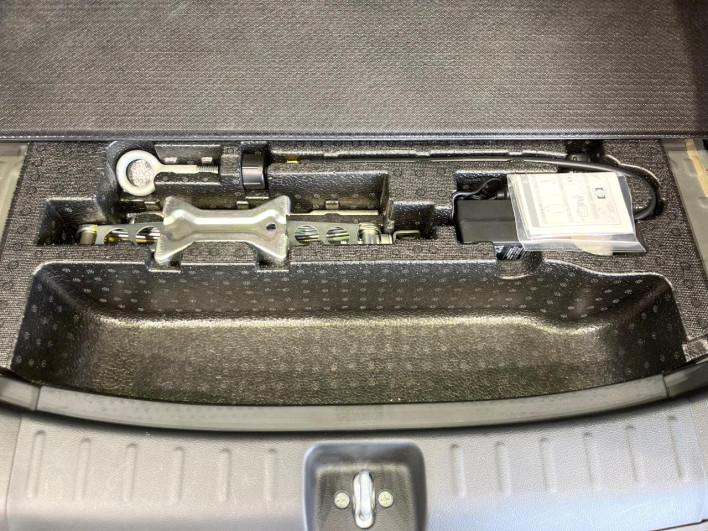 2017 Honda N-BOX CUSTOM DBA-JF2 (UW-6a32103206194)[7]