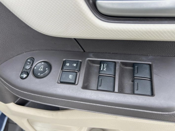 2017 Honda N-BOX DBA-JF3 (UW-6a321032e9654)[26]