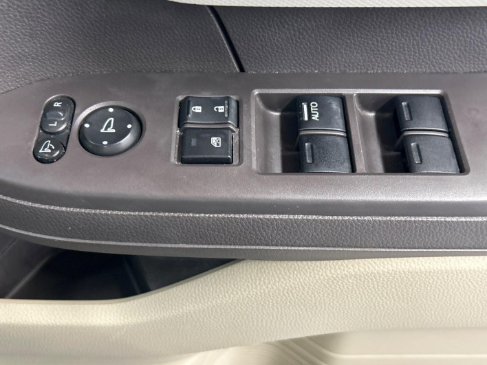 2018 Honda N-BOX DBA-JF3 (UW-6a3210345895d)[16]