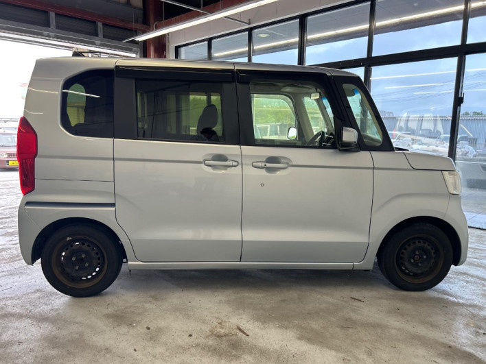 2018 Honda N-BOX DBA-JF3 (UW-6a3210345895d)[22]