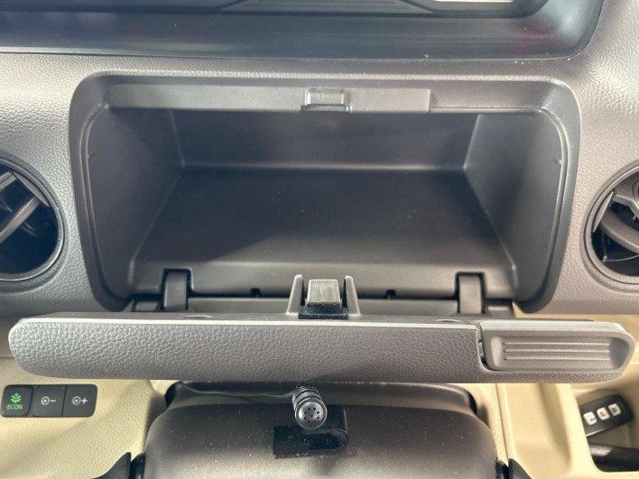 2018 Honda N-BOX DBA-JF3 (UW-6a3210345895d)[17]