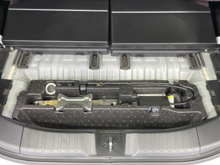2020 Honda N-BOX CUSTOM 6BA-JF3 (UW-6a321038e0d40)[28]