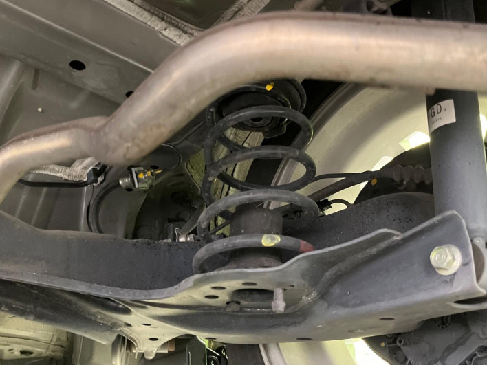 2022 Honda N-BOX CUSTOM 6BA-JF3 (UW-6a32103c2efe0)[28]