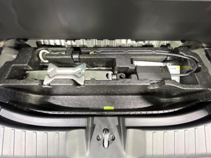 2023 Honda N-BOX CUSTOM 6BA-JF3 (UW-6a32103d41a21)[15]