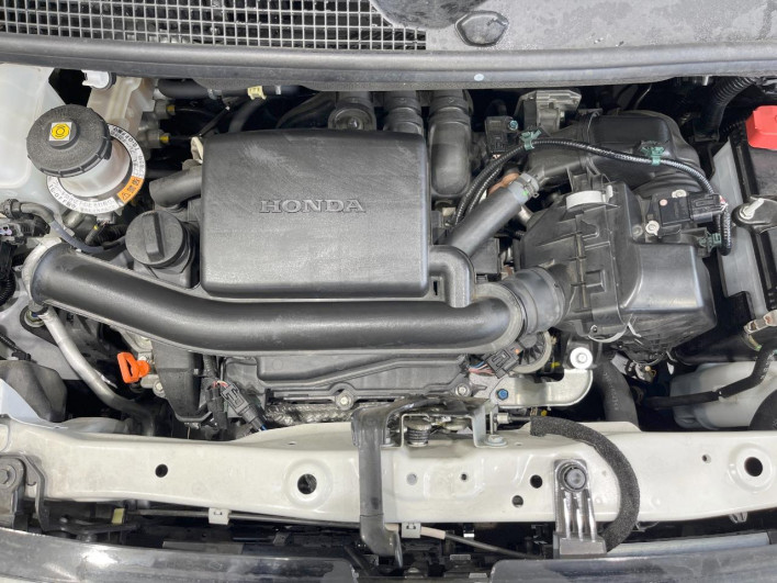 2021 Honda N-BOX CUSTOM 6BA-JF3 (UW-6a32103ed481b)[13]