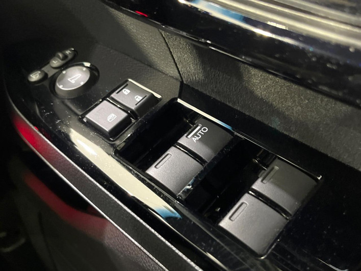2022 Honda N-BOX CUSTOM 6BA-JF3 (UW-6a321042ba08f)[29]
