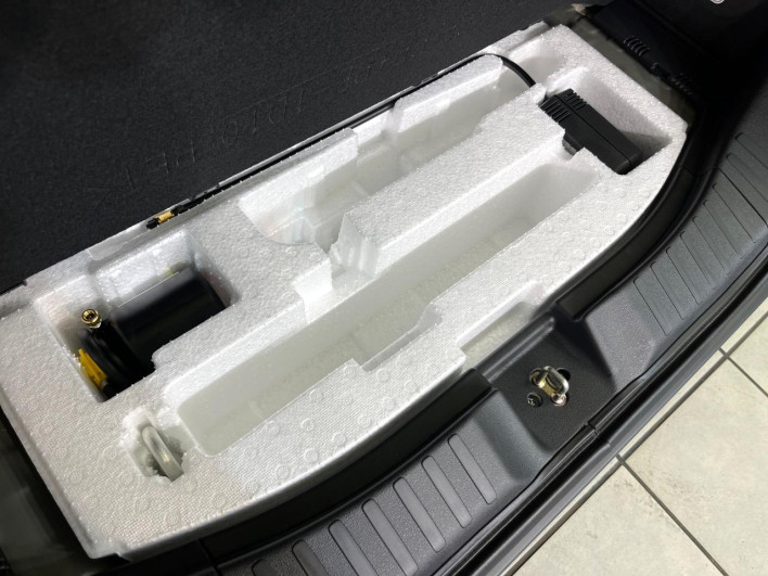 2026 Honda N-BOX CUSTOM 6BA-JF5 (UW-6a32104d30a95)[23]