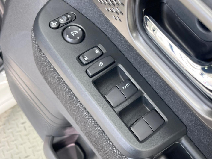 2026 Honda N-BOX CUSTOM 6BA-JF5 (UW-6a32104f2e31c)[22]