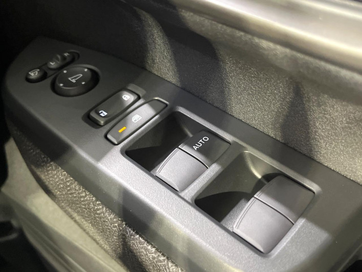 2026 Honda N-BOX CUSTOM 6BA-JF5 (UW-6a32105129d8d)[28]