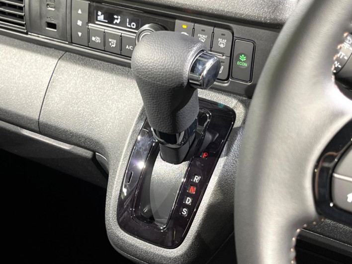 2026 Honda N-BOX CUSTOM 6BA-JF5 (UW-6a32105720c73)[18]