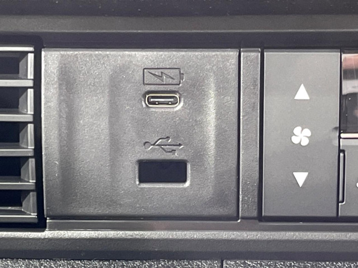 2026 Honda N-BOX CUSTOM 6BA-JF5 (UW-6a32105720c73)[20]