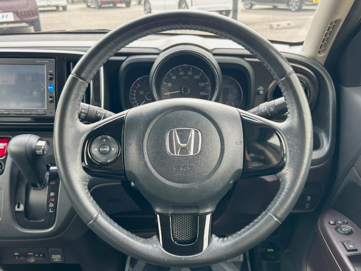 2016 Honda N-ONE DBA-JG1 (UW-6a32105a03681)[23]